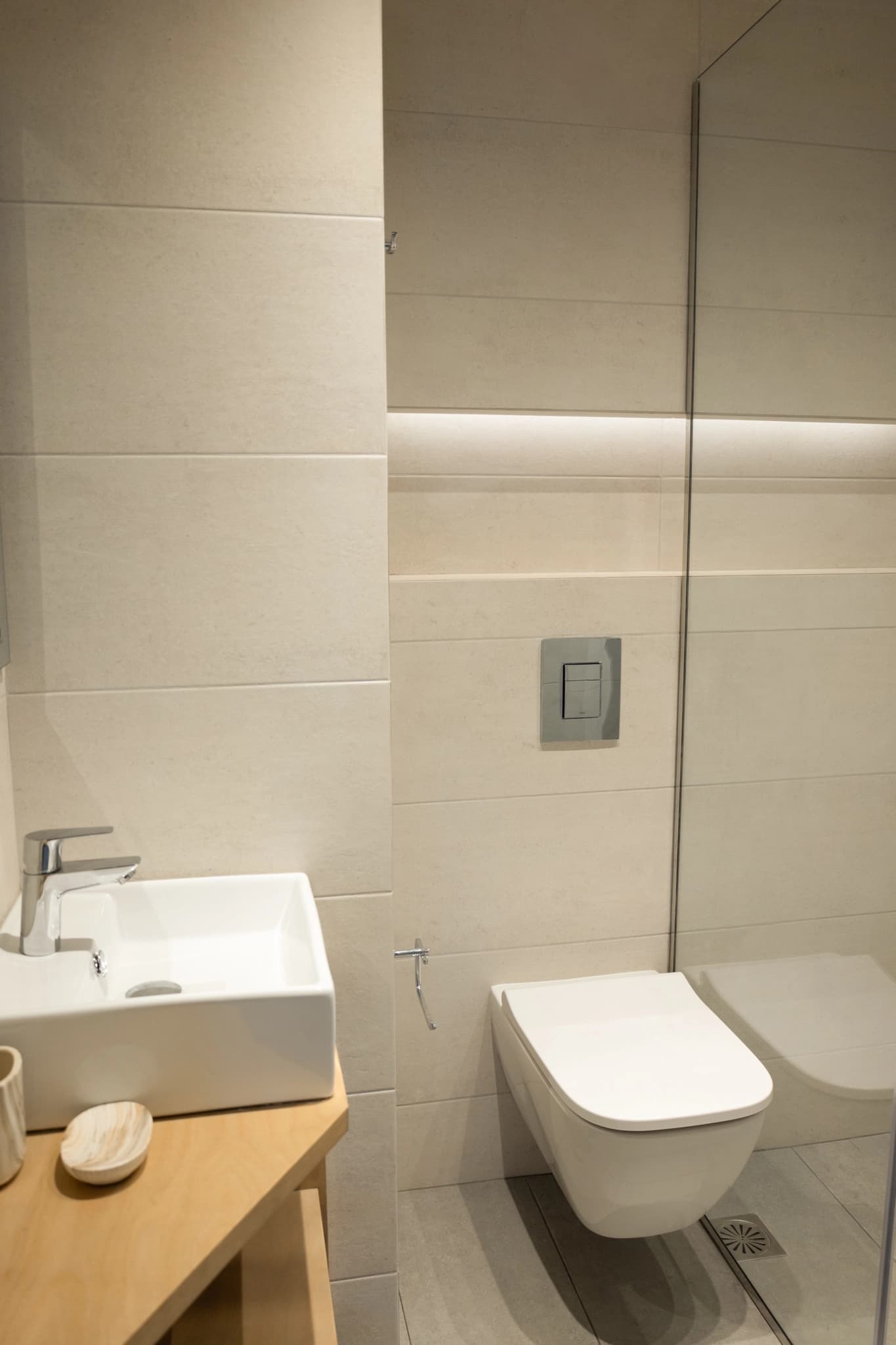 ANESIS 2 bathrooms 1